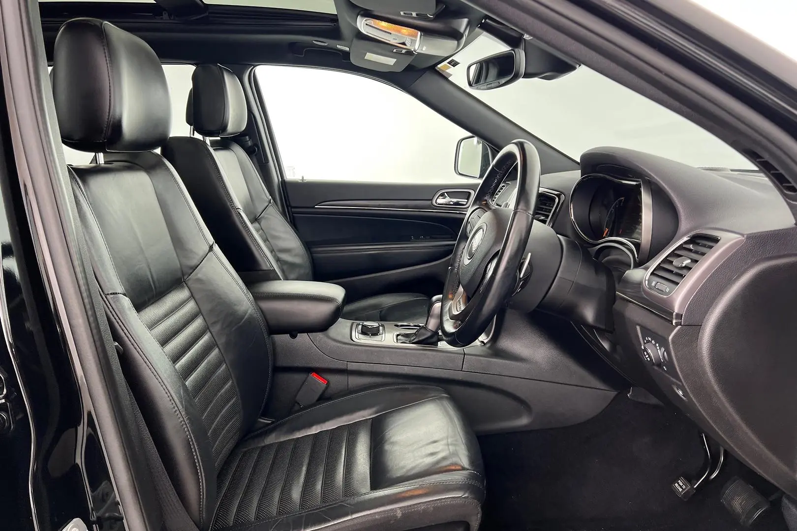 2021 Jeep Grand Cherokee Gallery Image 14