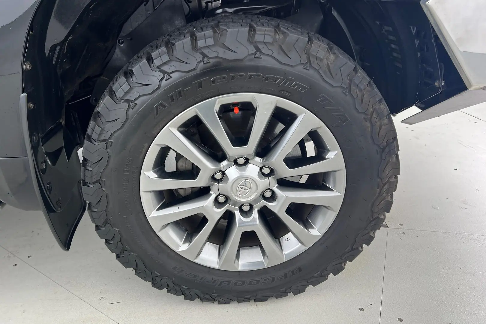 2018 Toyota Landcruiser Prado Gallery Image 23