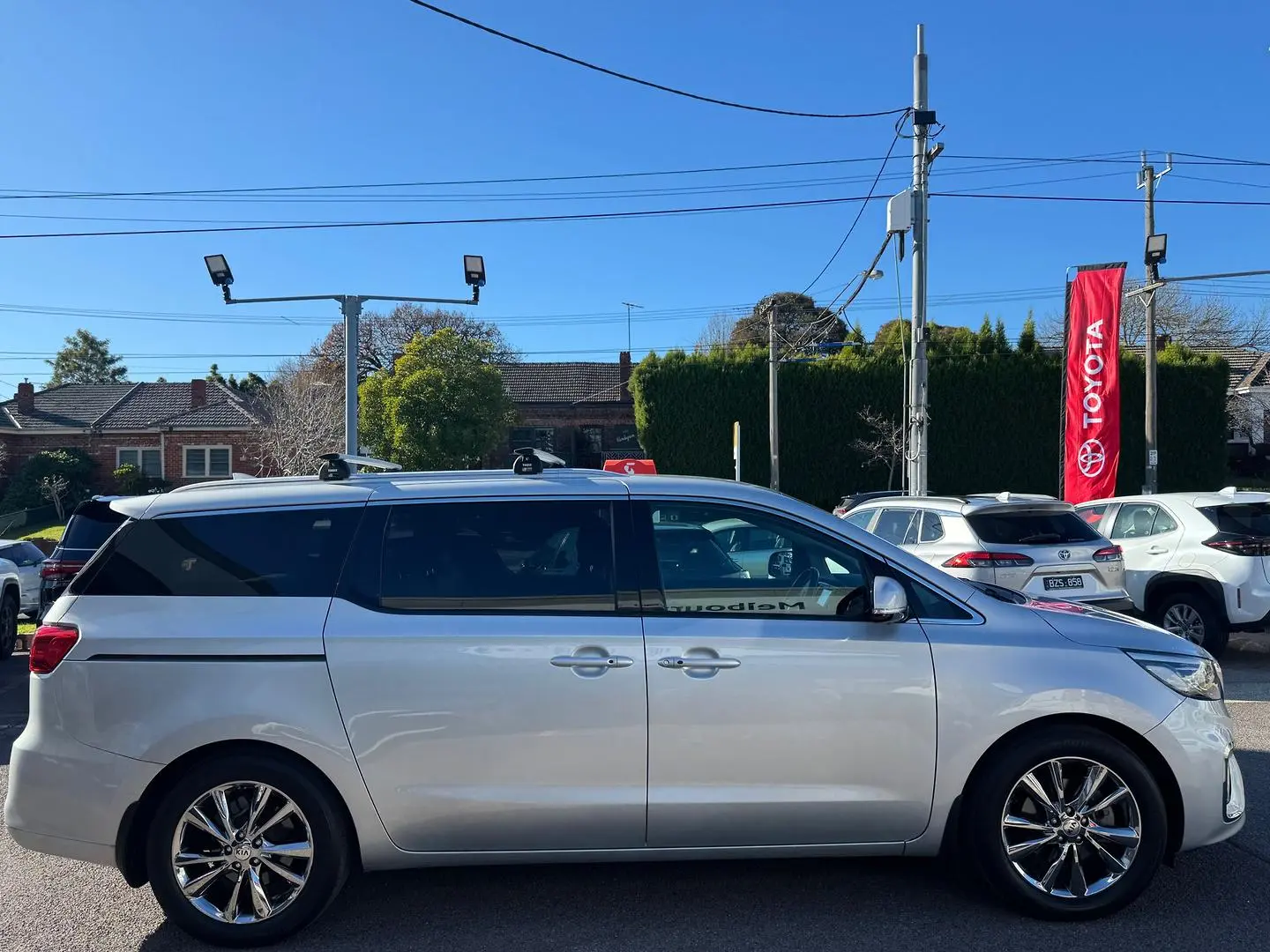 2018 Kia Carnival Gallery Image 3