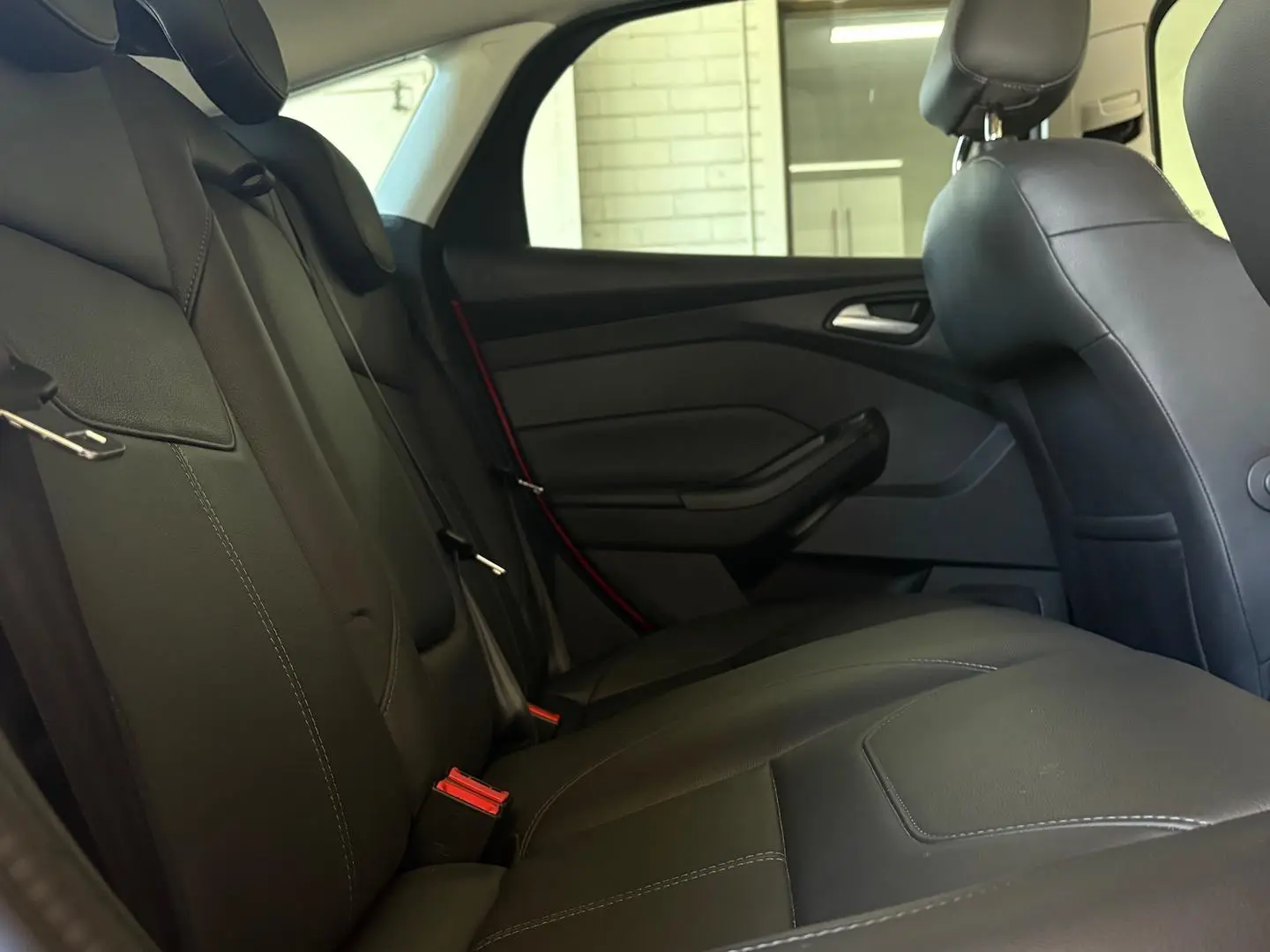 2017 Ford Focus Gallery Image 14