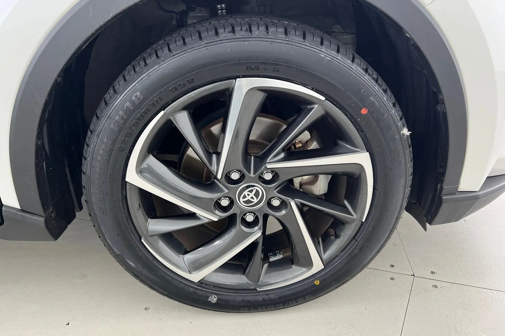 2020 Toyota C-HR Gallery Image 22