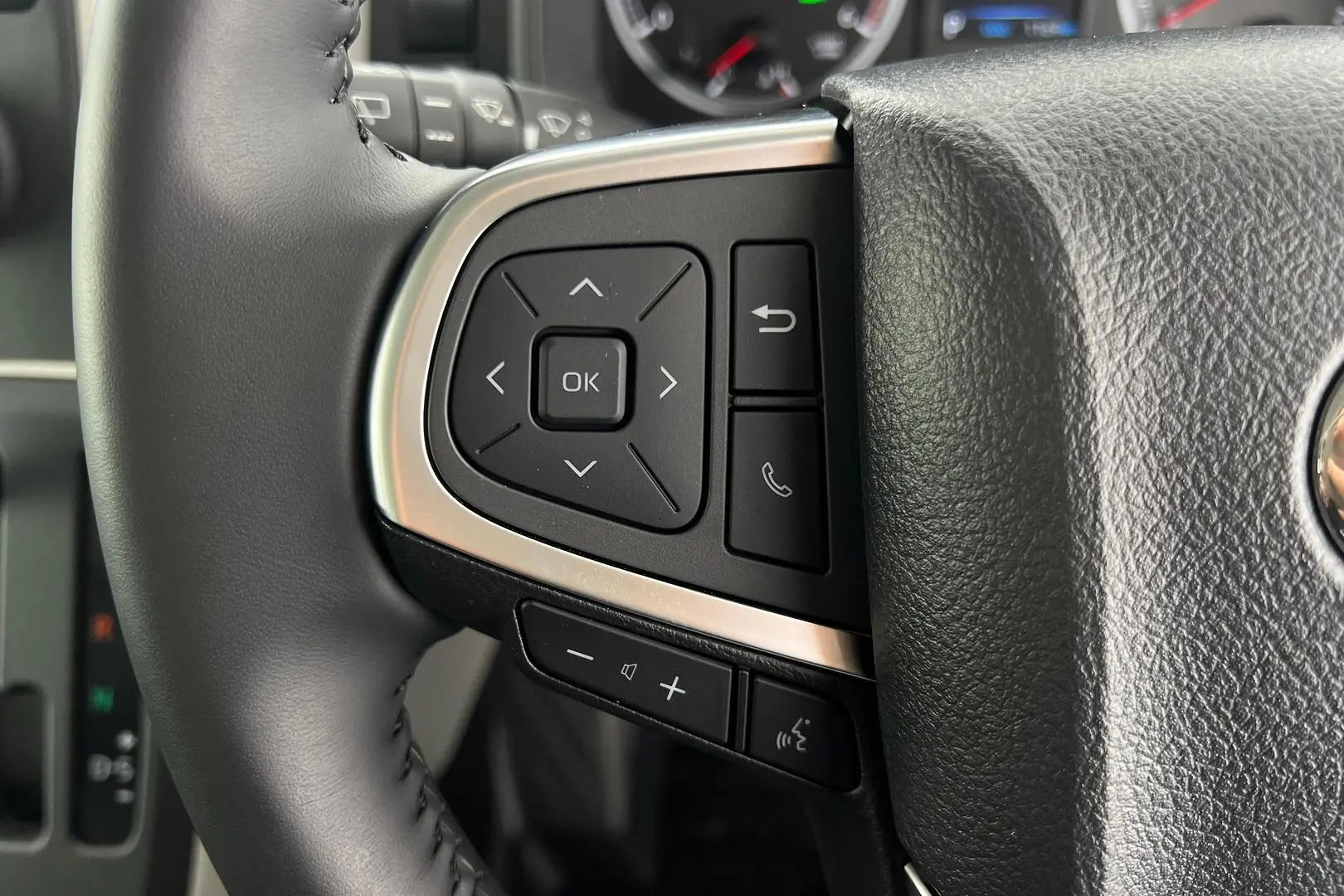 2022 Toyota Hiace Gallery Image 17