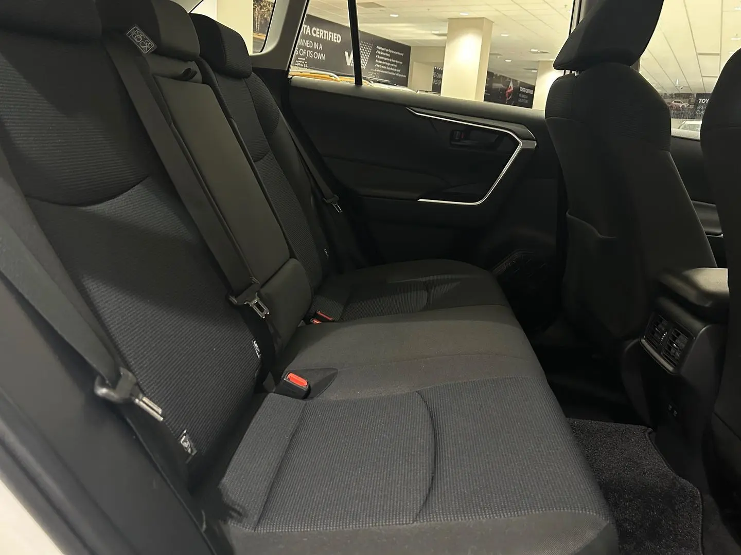 2022 Toyota RAV4 Gallery Image 13