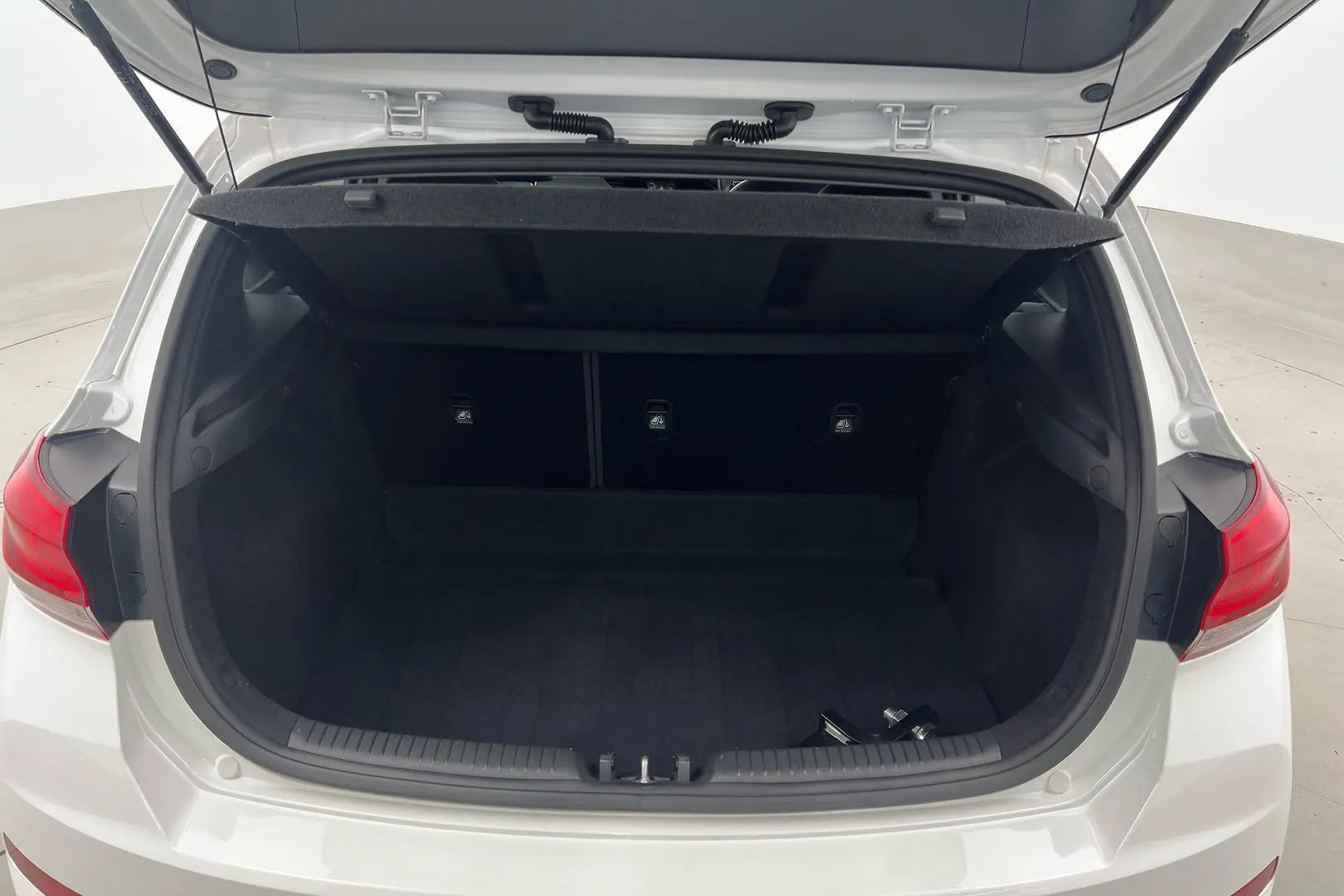 2023 Hyundai i30 Gallery Image 19