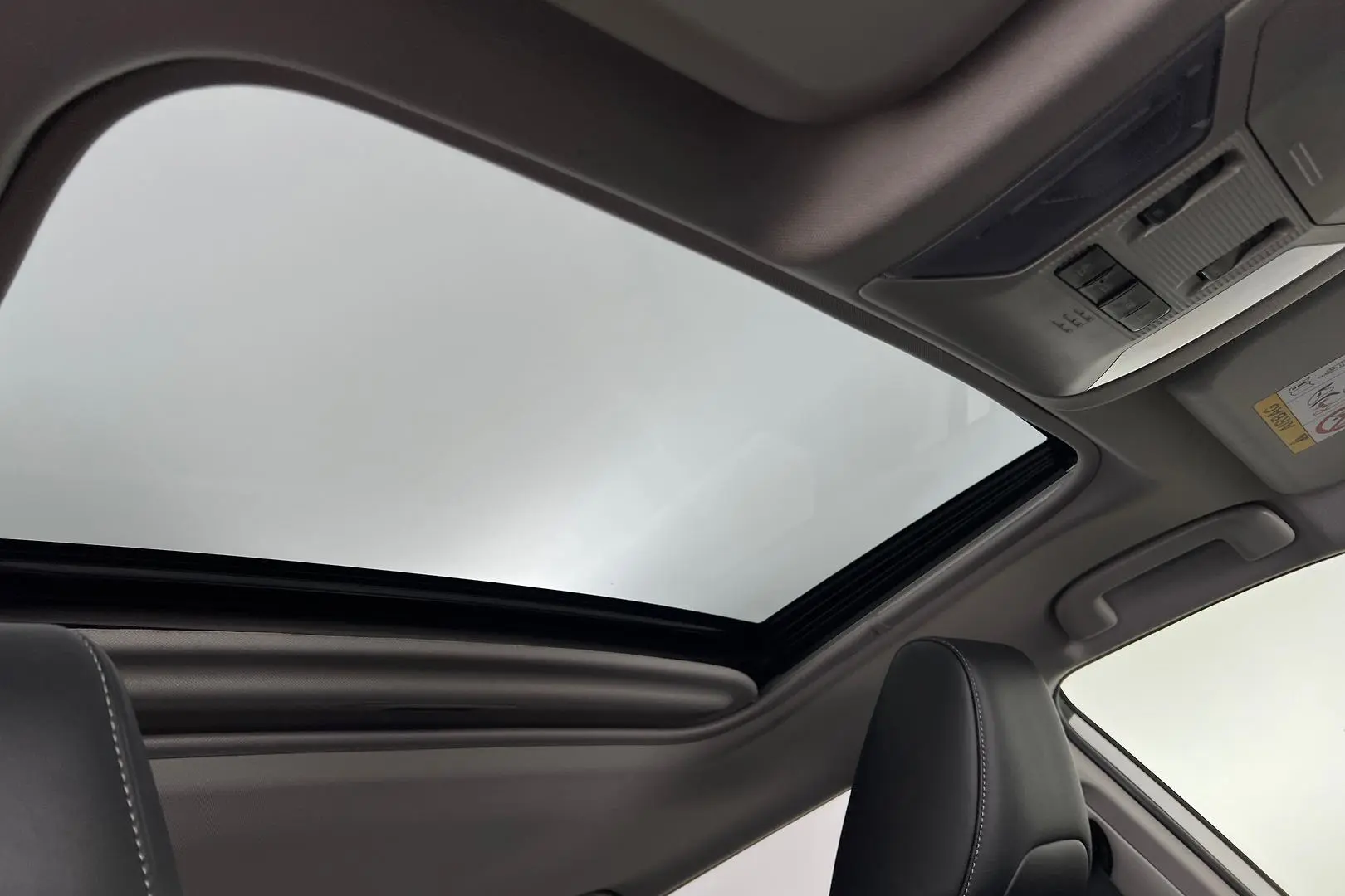 2019 Toyota RAV4 Gallery Image 4