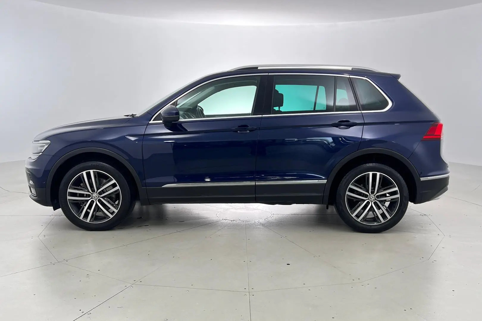 2019 Volkswagen Tiguan Gallery Image 7