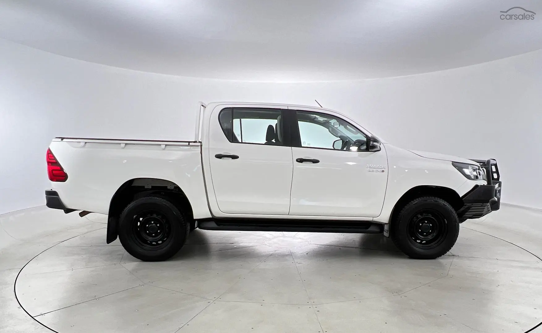 2021 Toyota Hilux Image 2