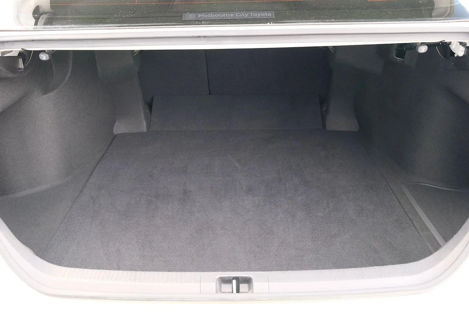 2020 Toyota Camry Gallery Image 10