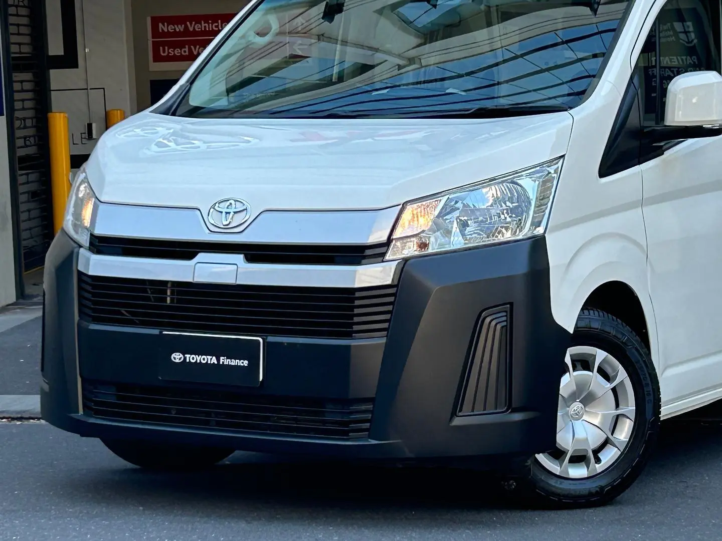 2020 Toyota Hiace Gallery Image 8