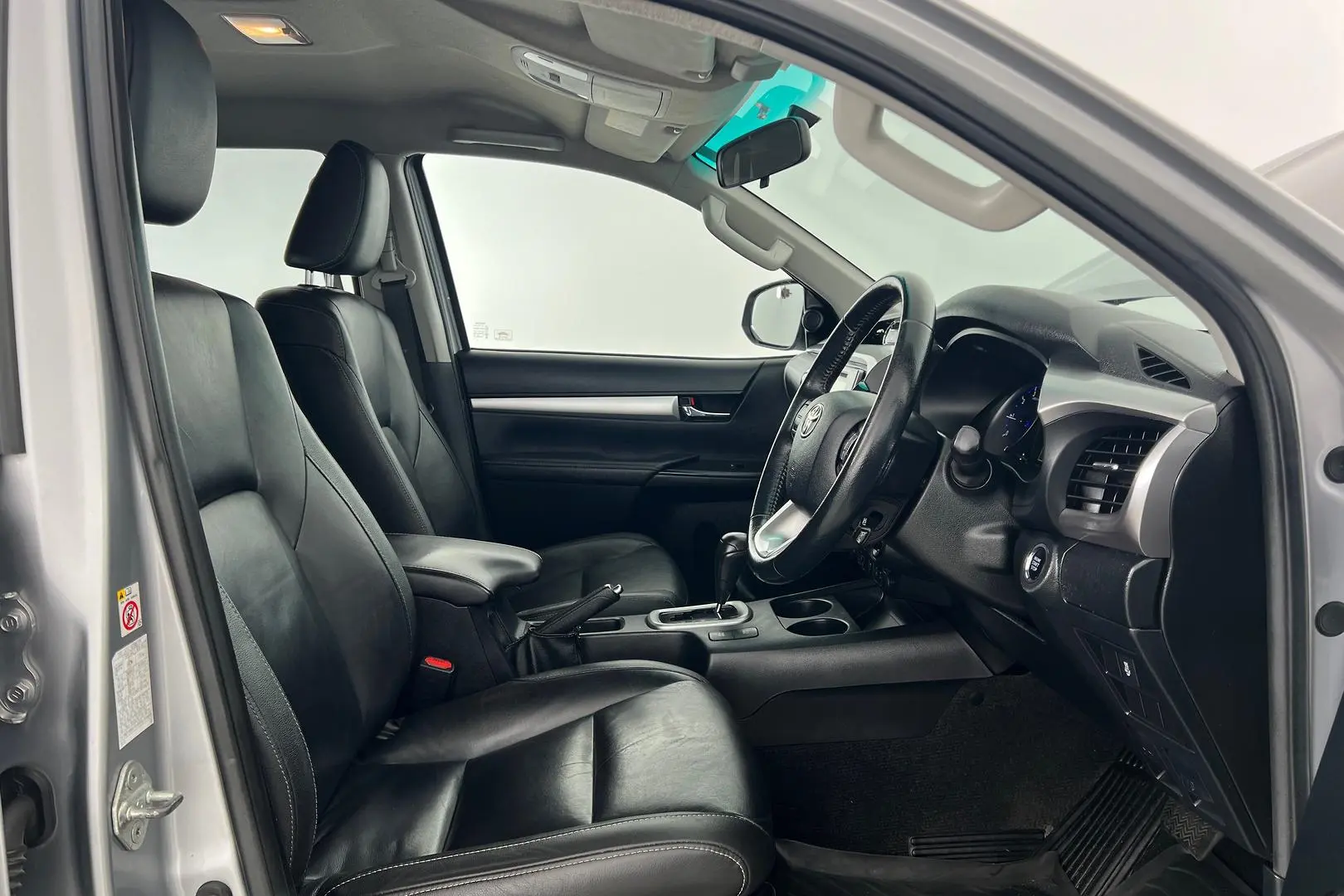 2018 Toyota Hilux Gallery Image 12