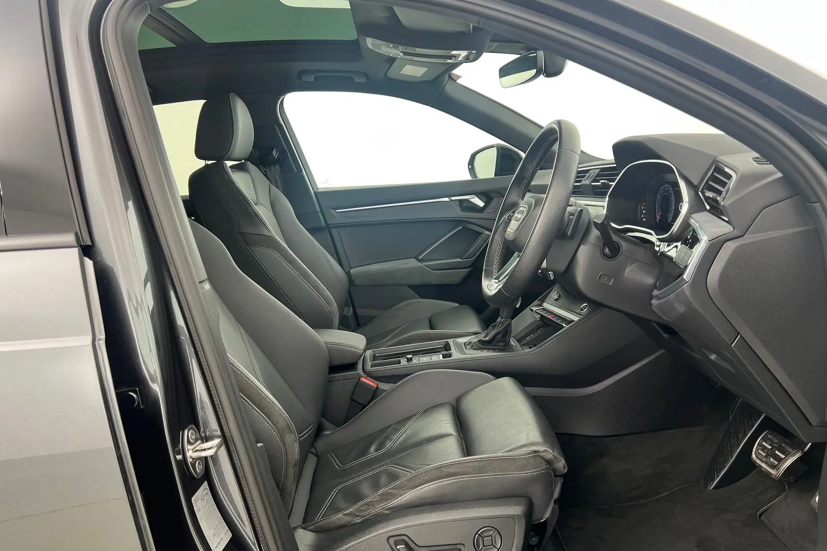 2021 Audi Q3 Gallery Image 12