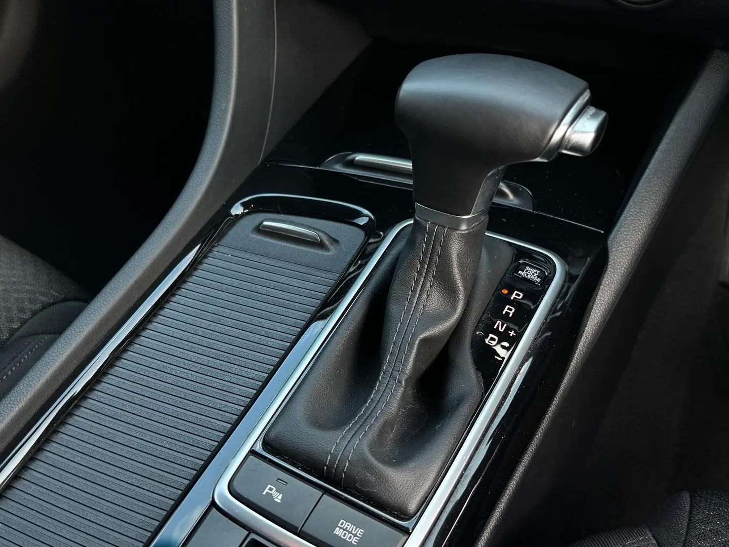 2020 Kia Optima Gallery Image 15