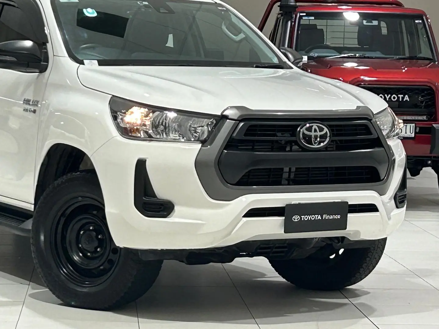 2021 Toyota Hilux Gallery Image 3