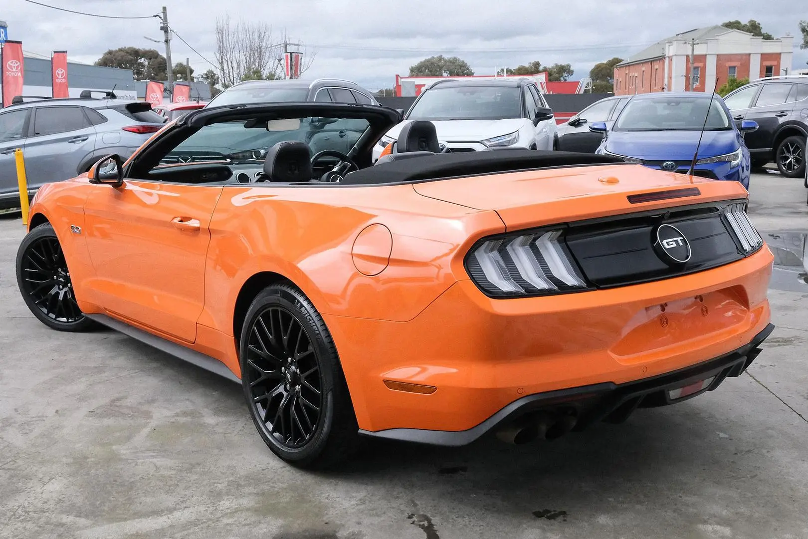 2020 Ford Mustang Gallery Image 3