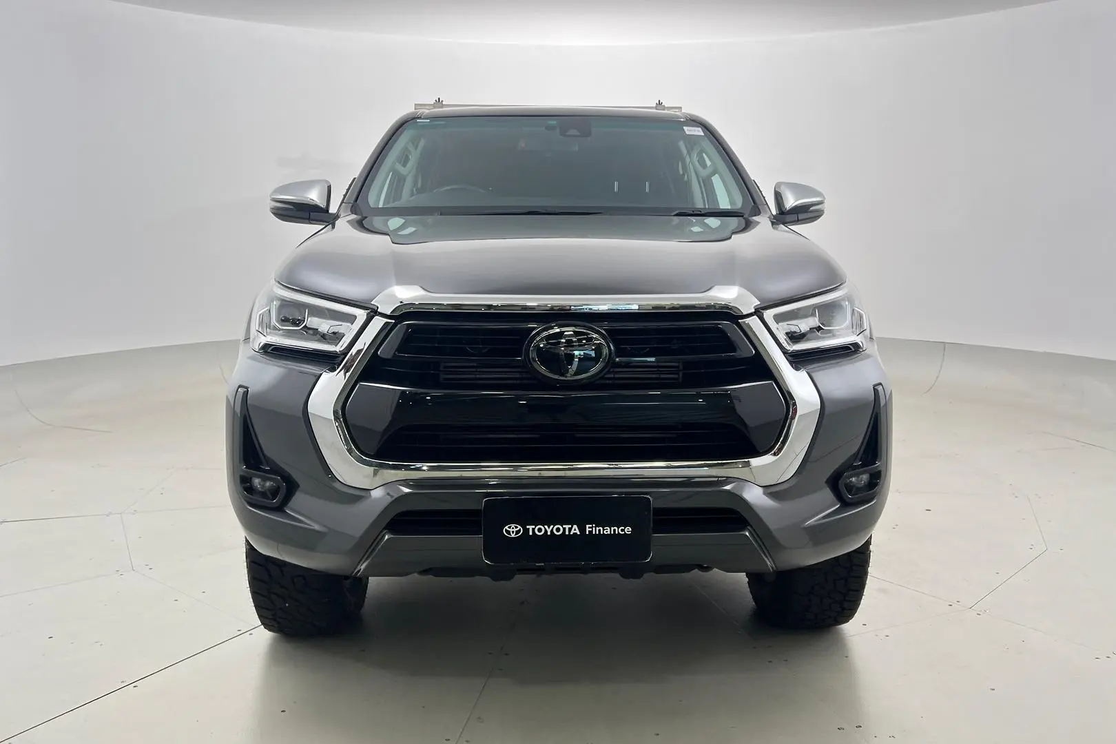 2022 Toyota Hilux Gallery Image 10