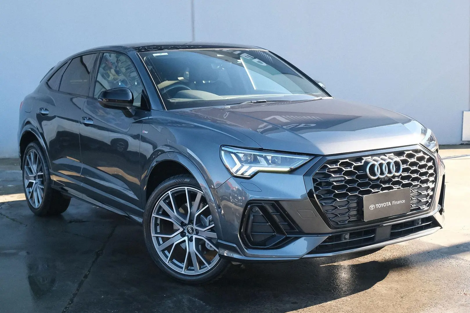 2021 Audi Q3 Gallery Image 1