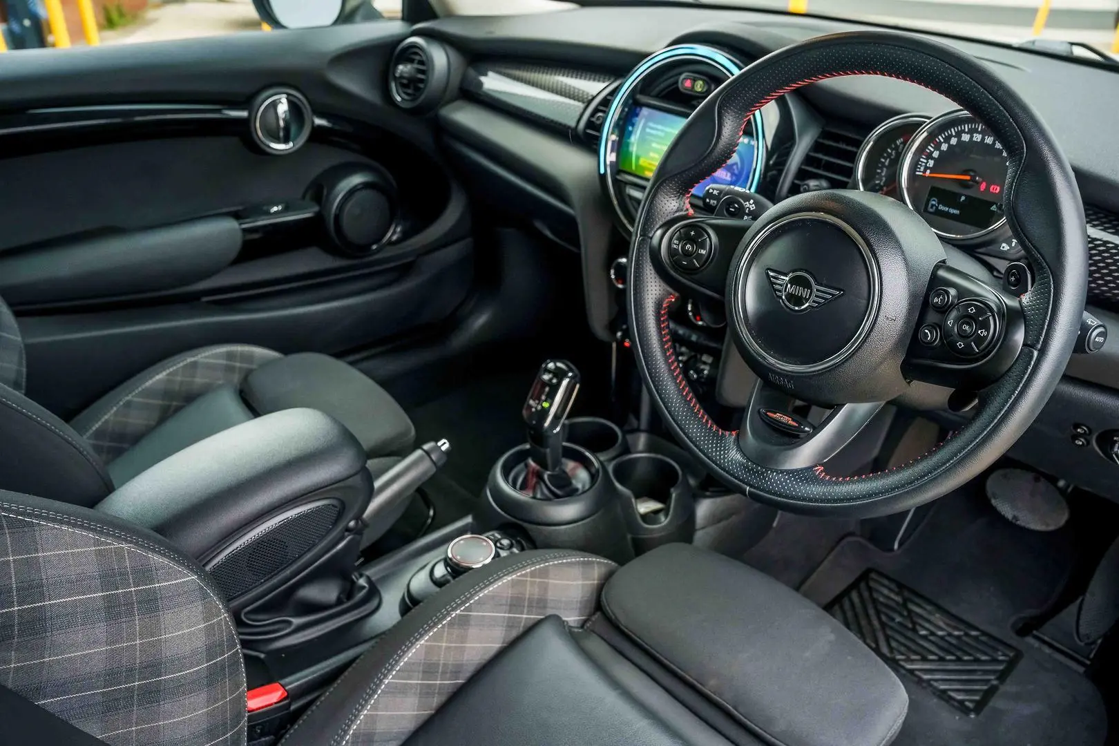 2019 MINI Hatch Gallery Image 7