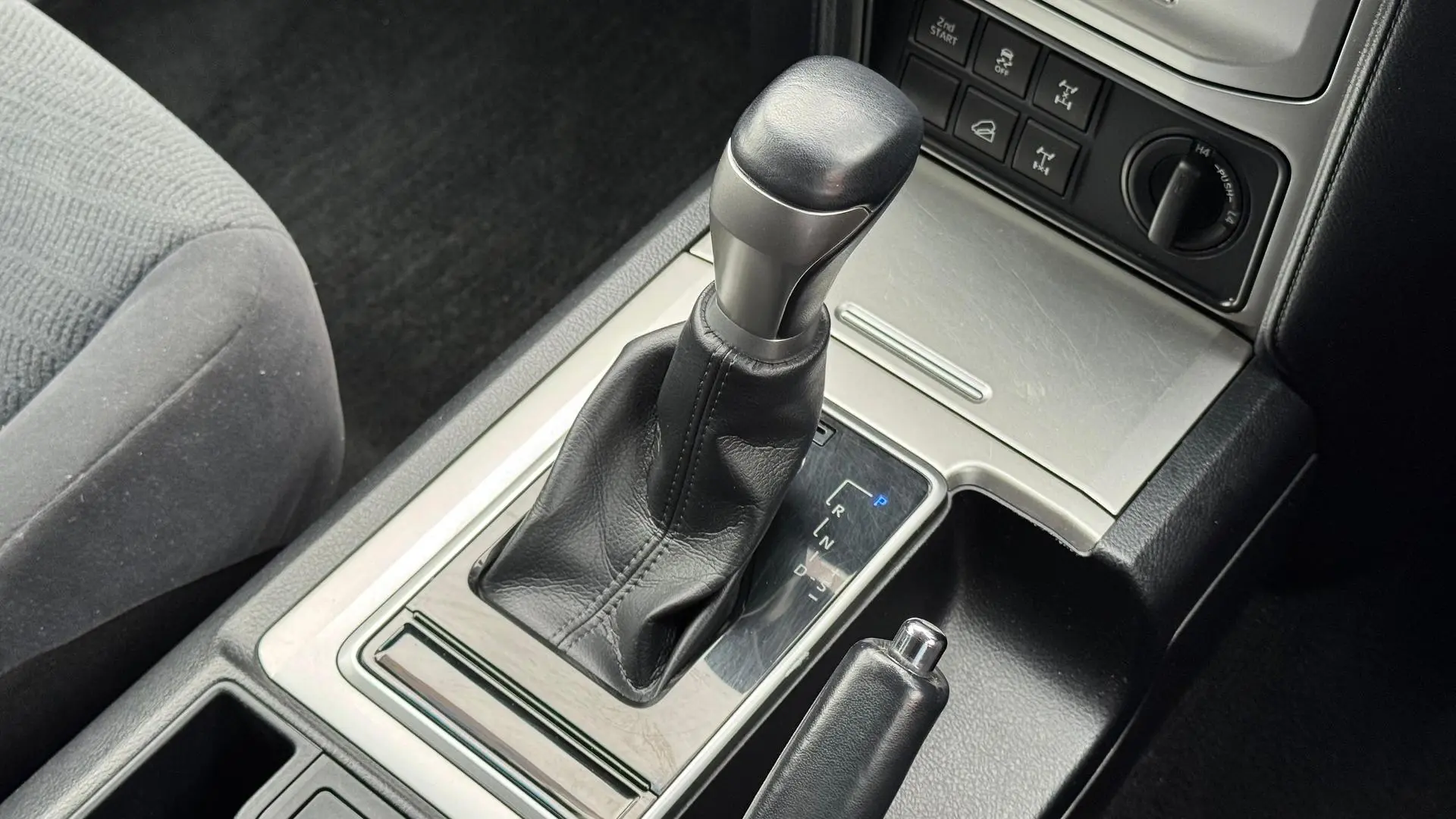 2022 Toyota Landcruiser Prado Gallery Image 29