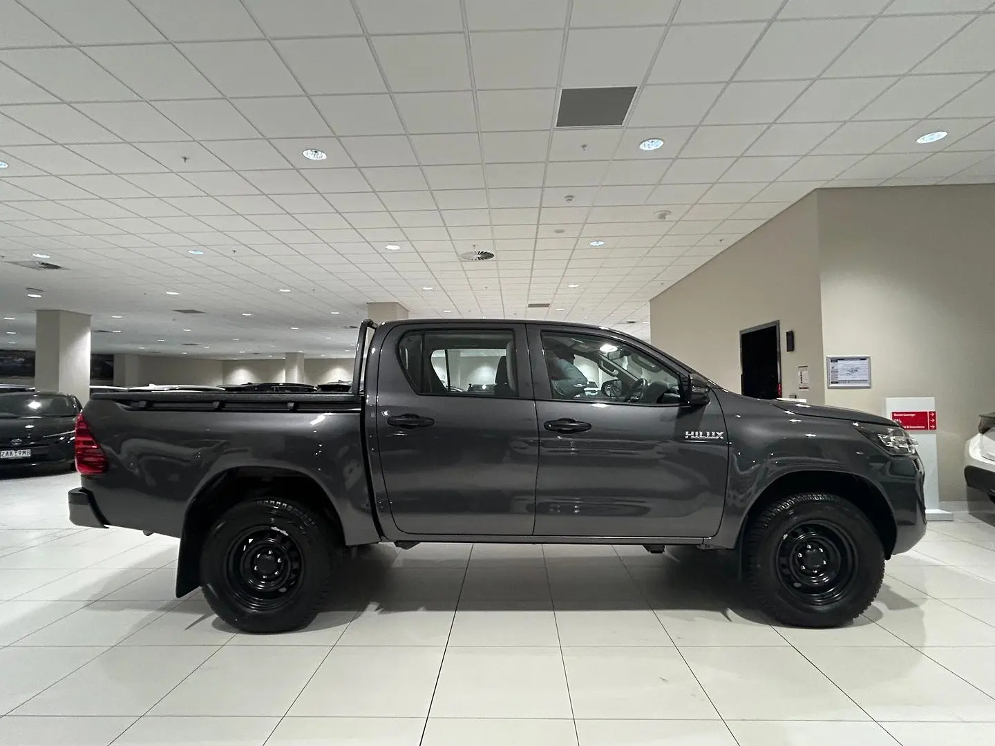 2022 Toyota Hilux Gallery Image 2