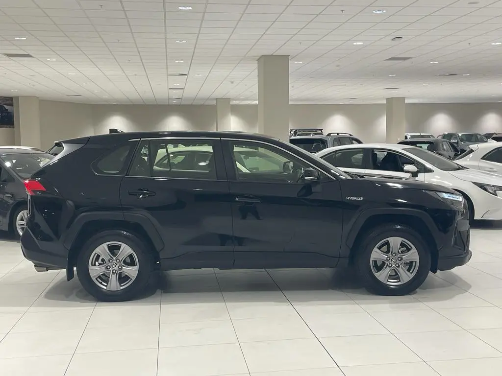 2022 Toyota RAV4 Gallery Image 2