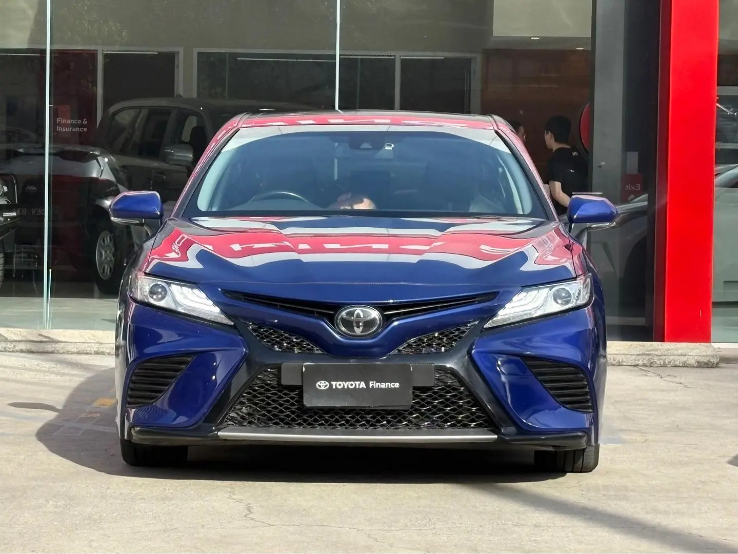 2019 Toyota Camry Gallery Image 7