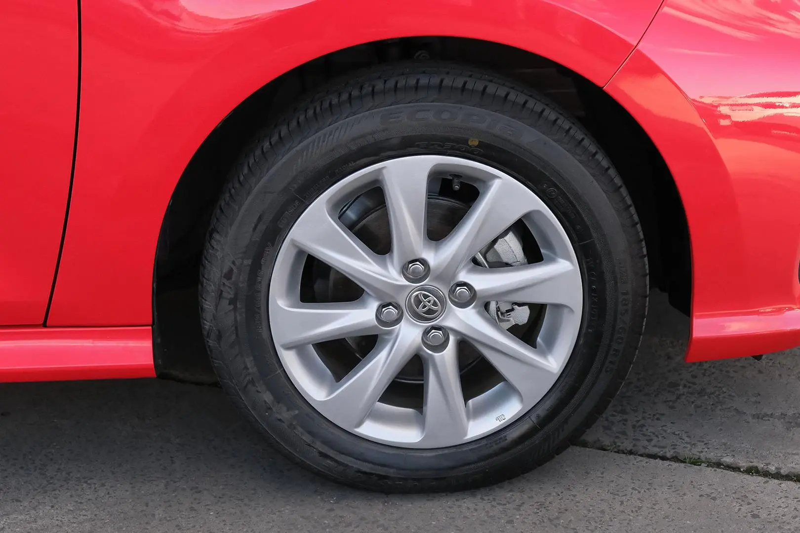 2022 Toyota Yaris Gallery Image 6