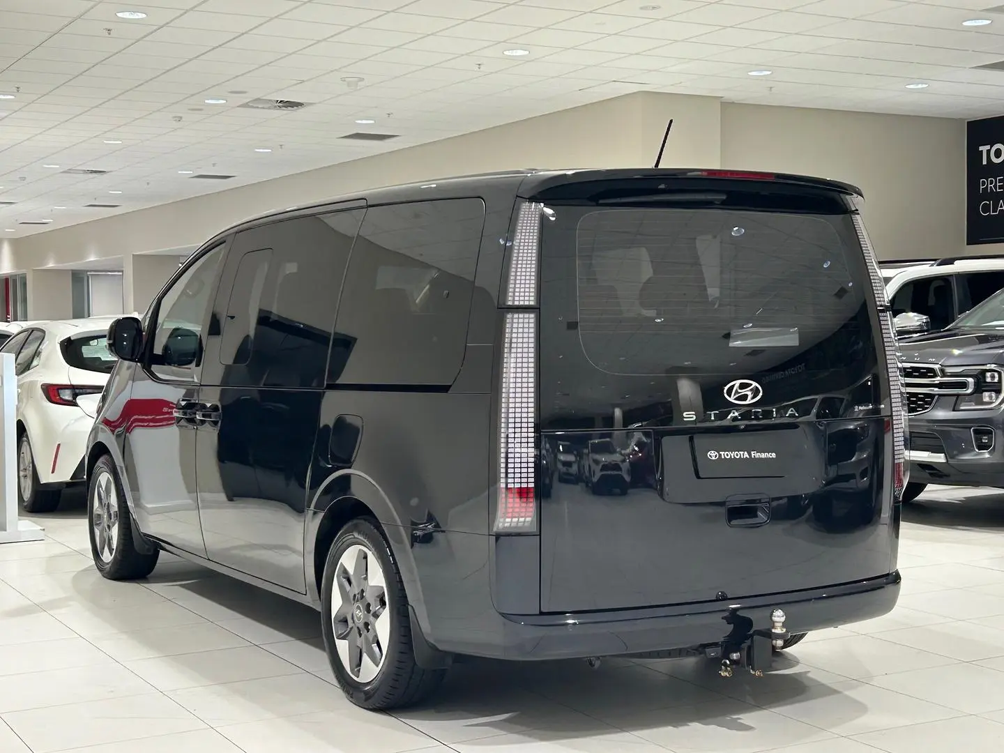 2021 Hyundai STARIA Gallery Image 8