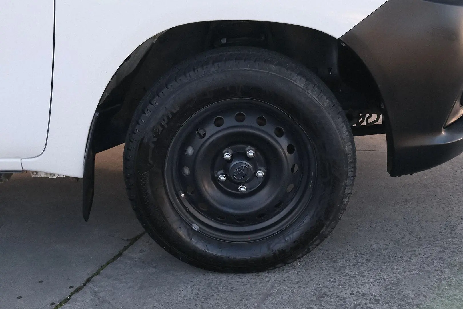 2018 Toyota Hilux Gallery Image 6