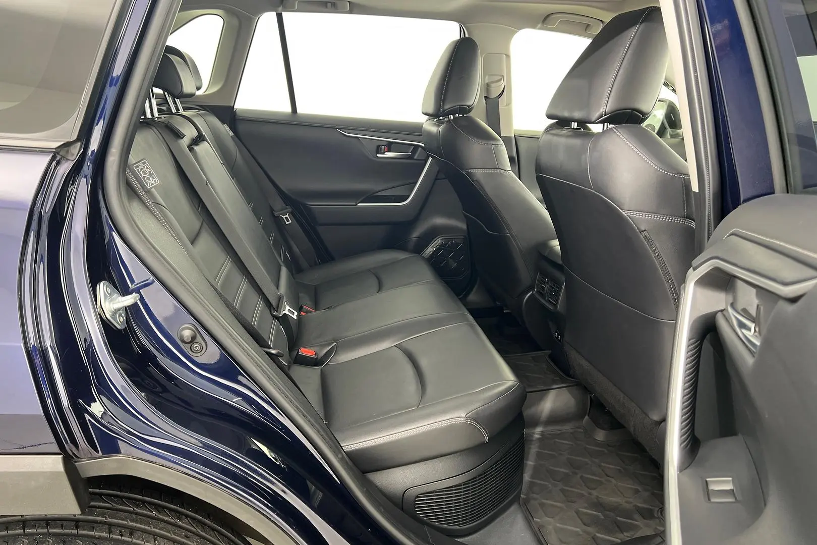 2019 Toyota Rav4 Gallery Image 16