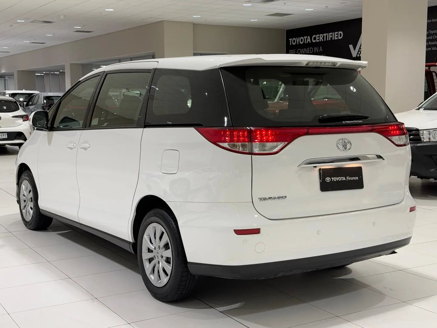 2018 Toyota Tarago Gallery Image 8