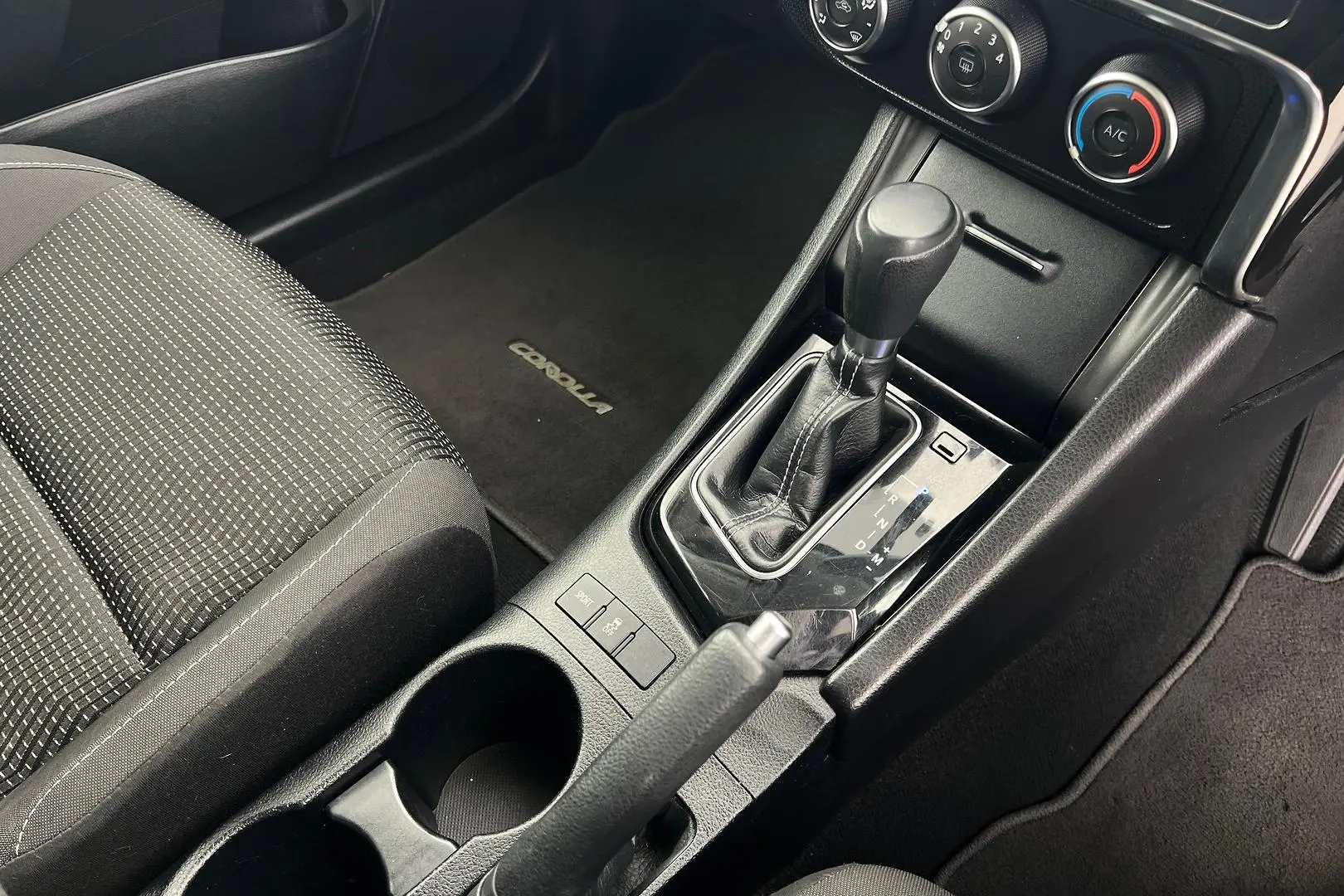 2016 Toyota Corolla Gallery Image 11