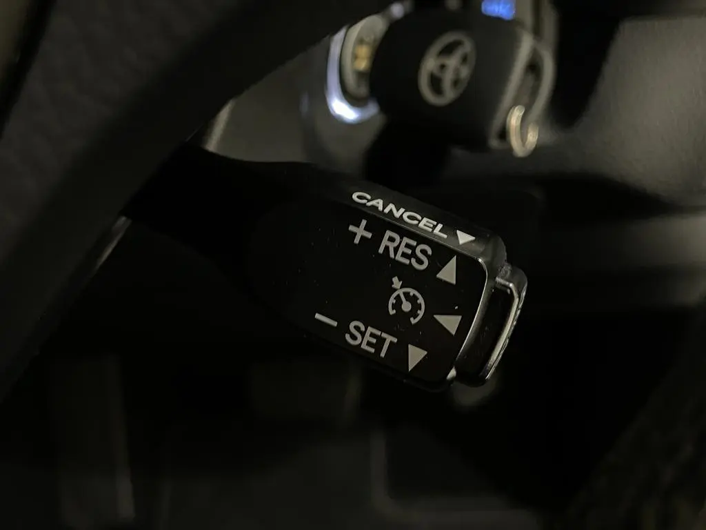 2017 Toyota RAV4 Gallery Image 22
