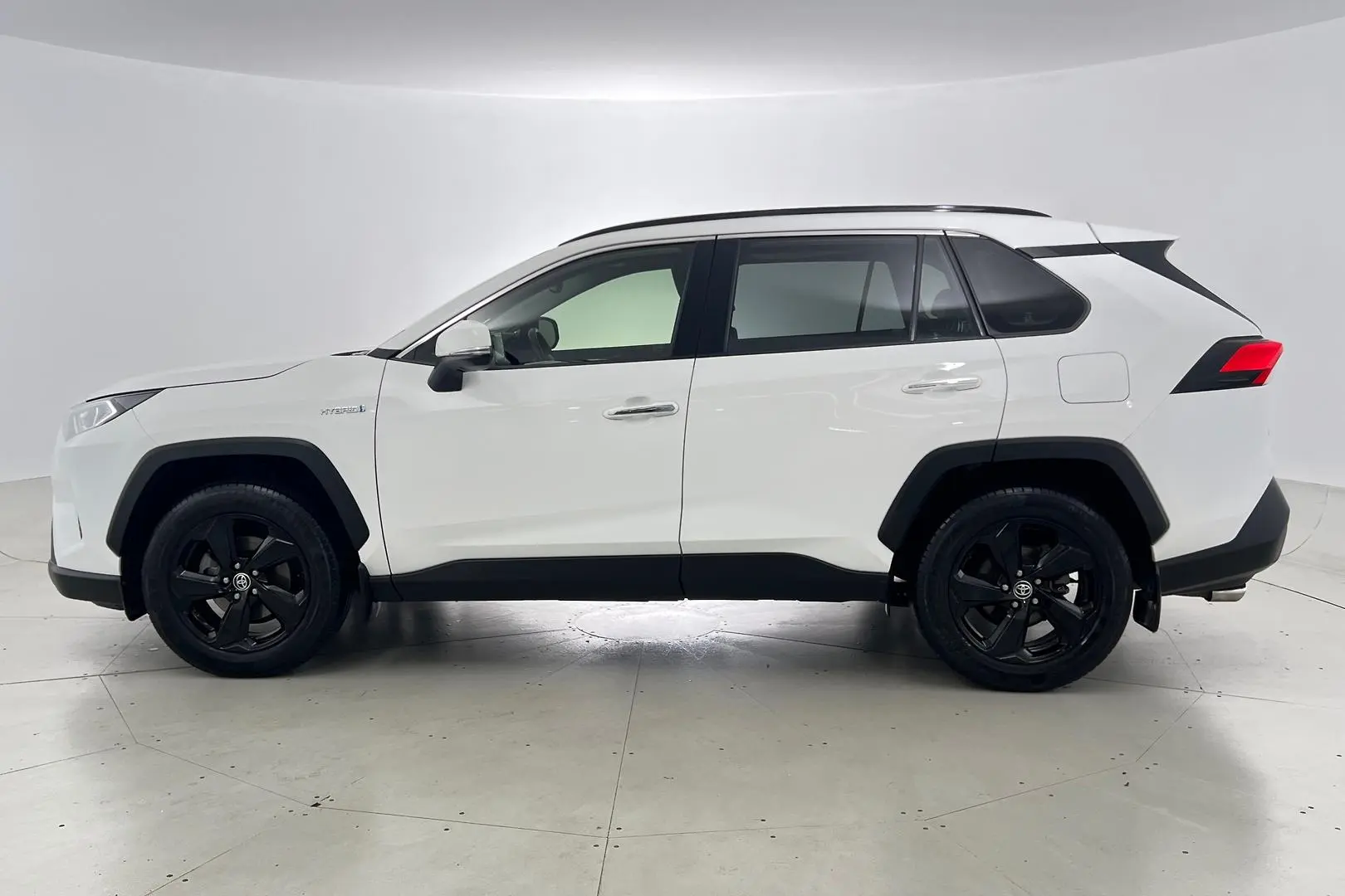 2019 Toyota RAV4 Gallery Image 8