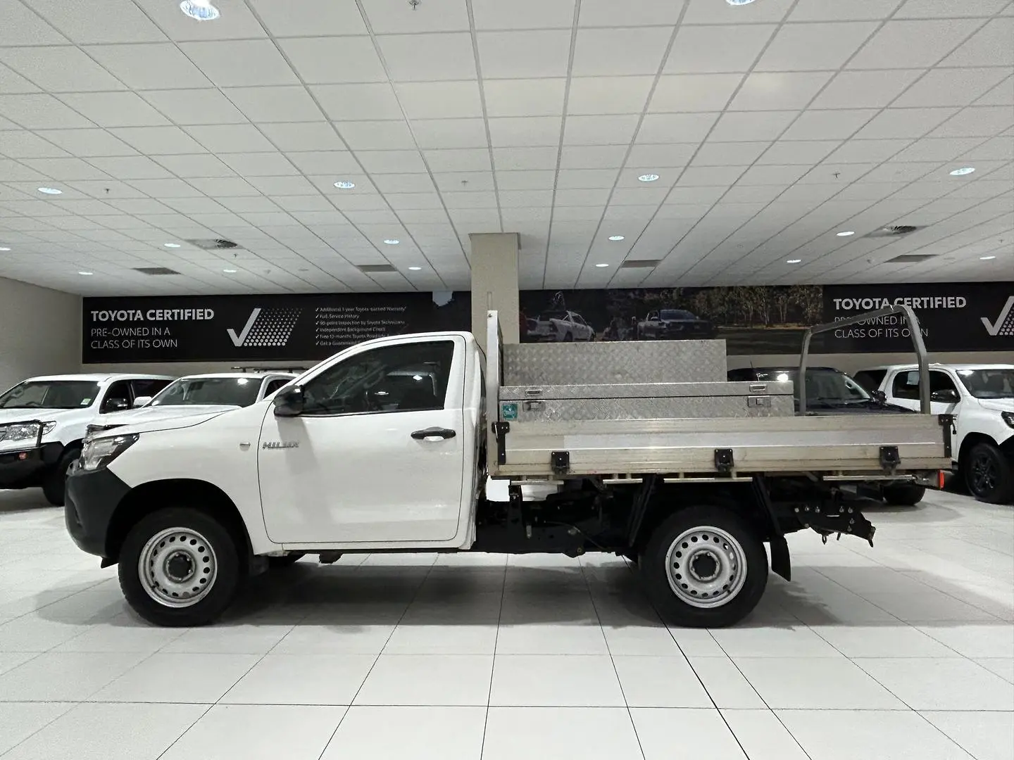 2020 Toyota Hilux Gallery Image 6