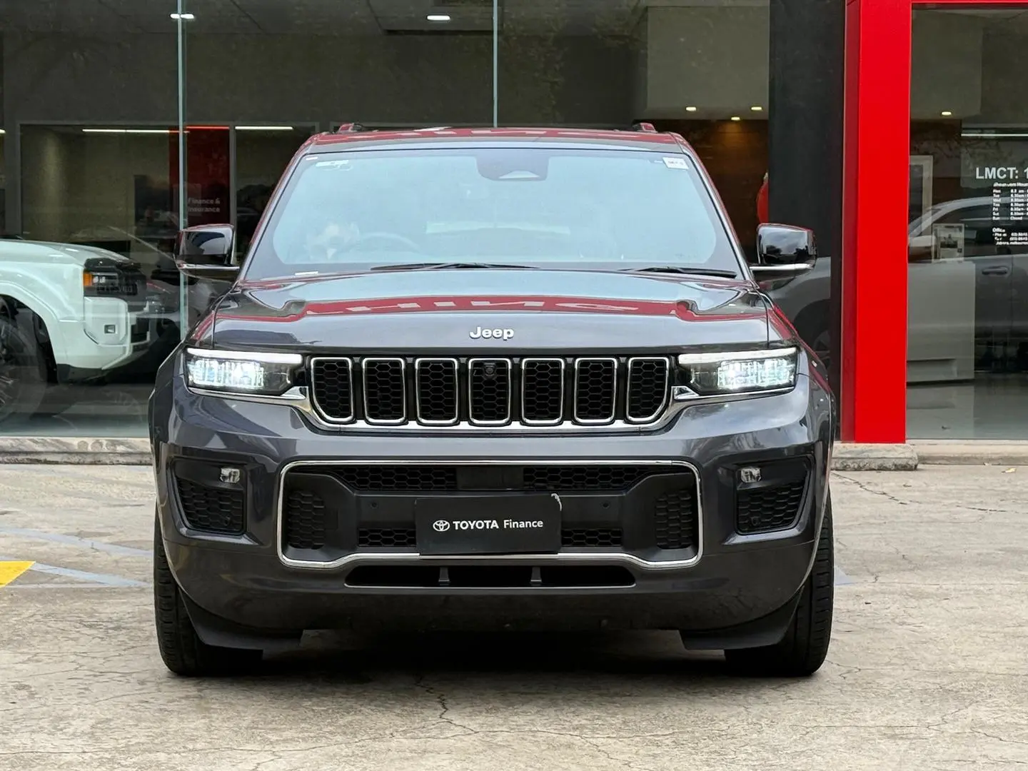 2023 Jeep Grand Cherokee Gallery Image 11