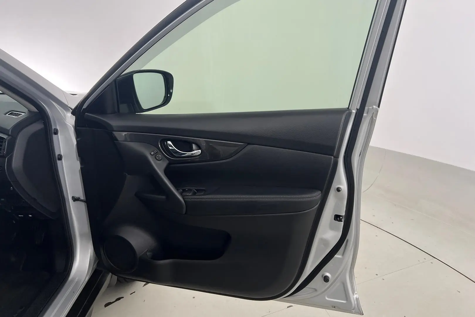 2017 Nissan X-TRAIL Gallery Image 18