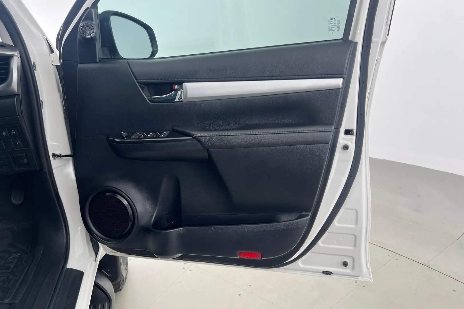 2020 Toyota Hilux Gallery Image 11