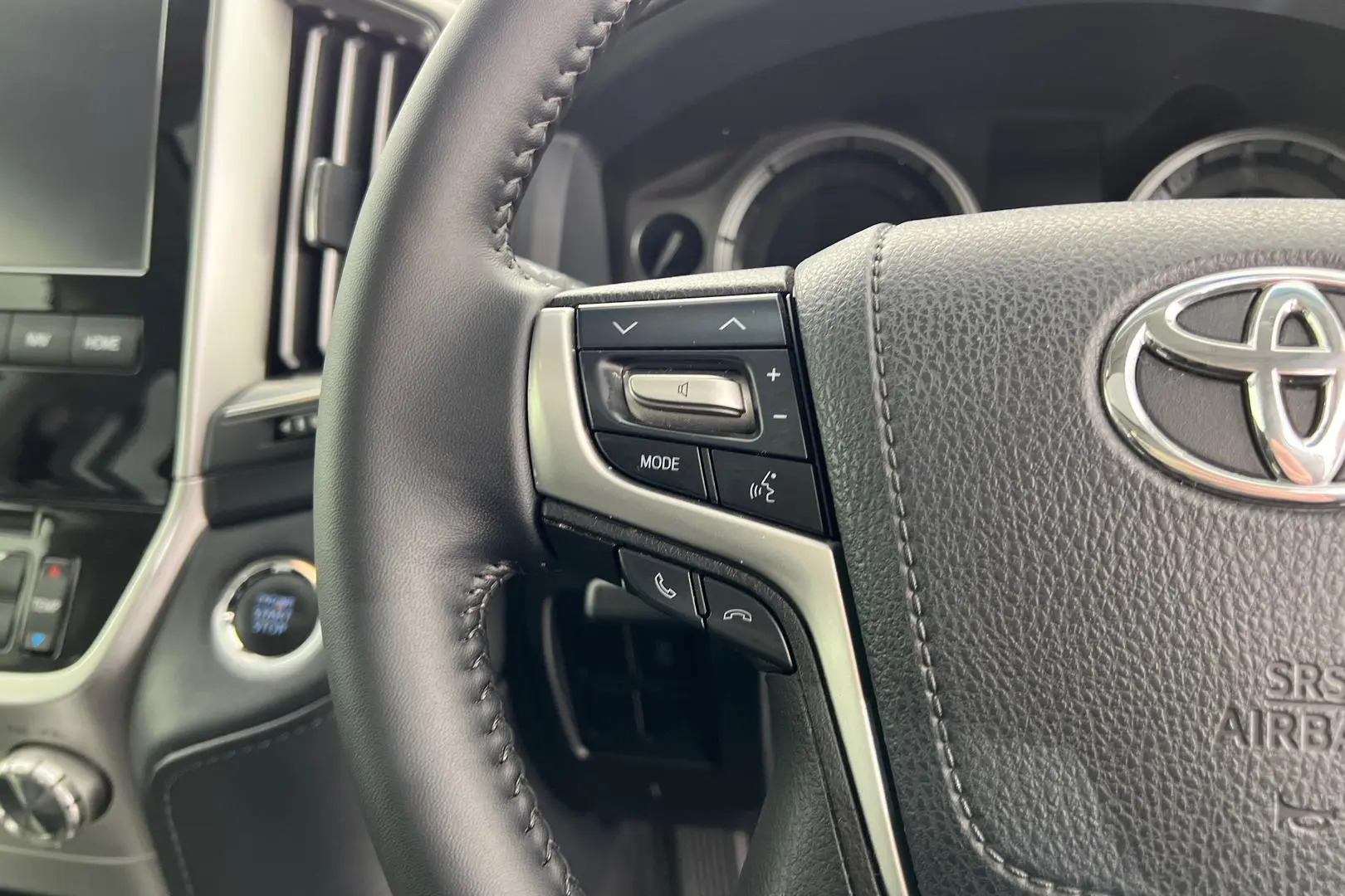 2019 Toyota Landcruiser Gallery Image 17