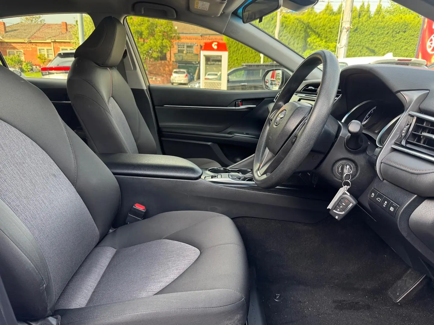 2018 Toyota Camry Gallery Image 10