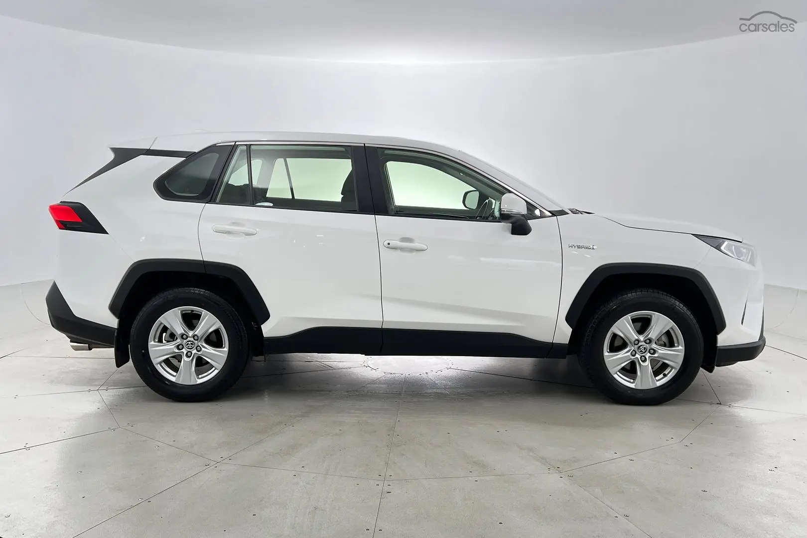 2021 Toyota RAV4 Image 2