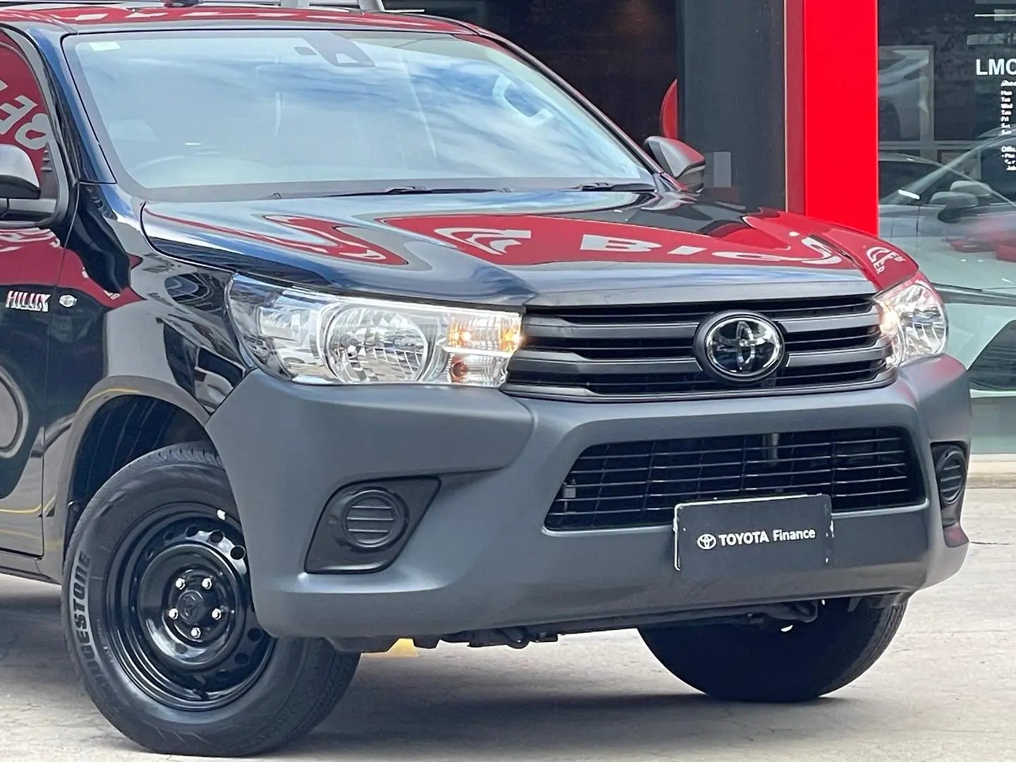 2023 Toyota Hilux Gallery Image 3