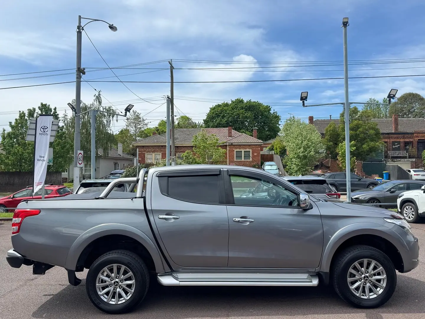 2017 Mitsubishi Triton Gallery Image 3