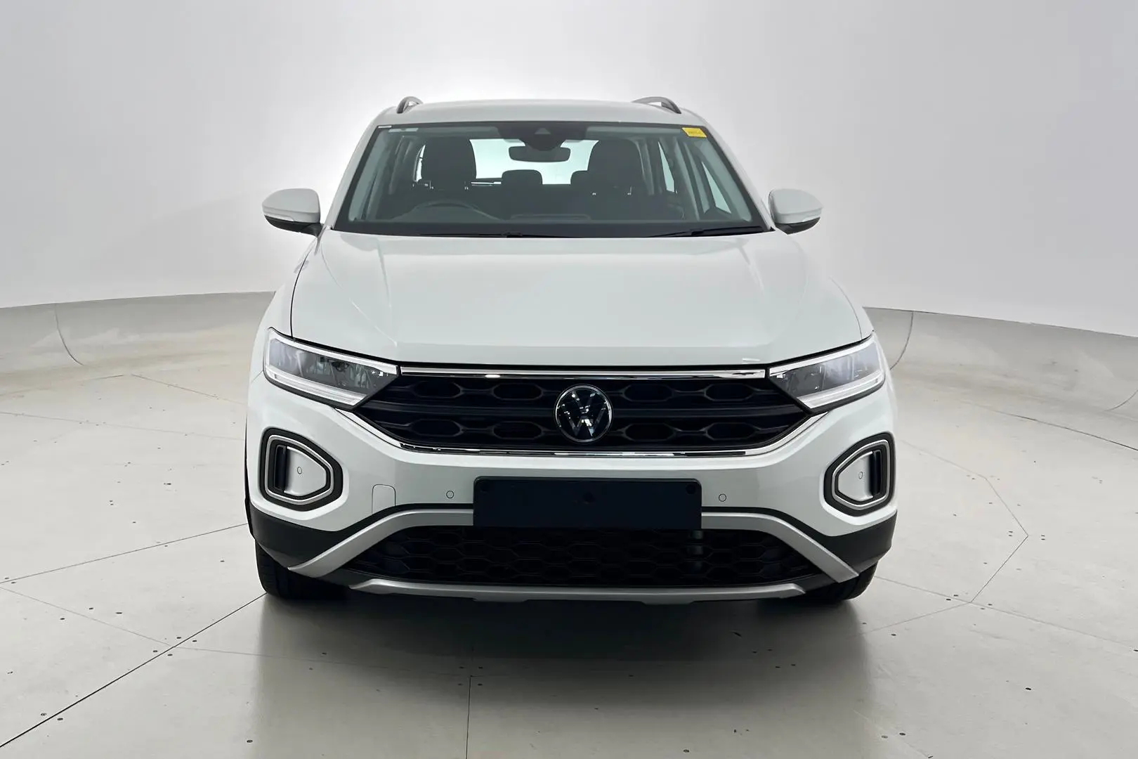 2023 Volkswagen T-Roc Gallery Image 10