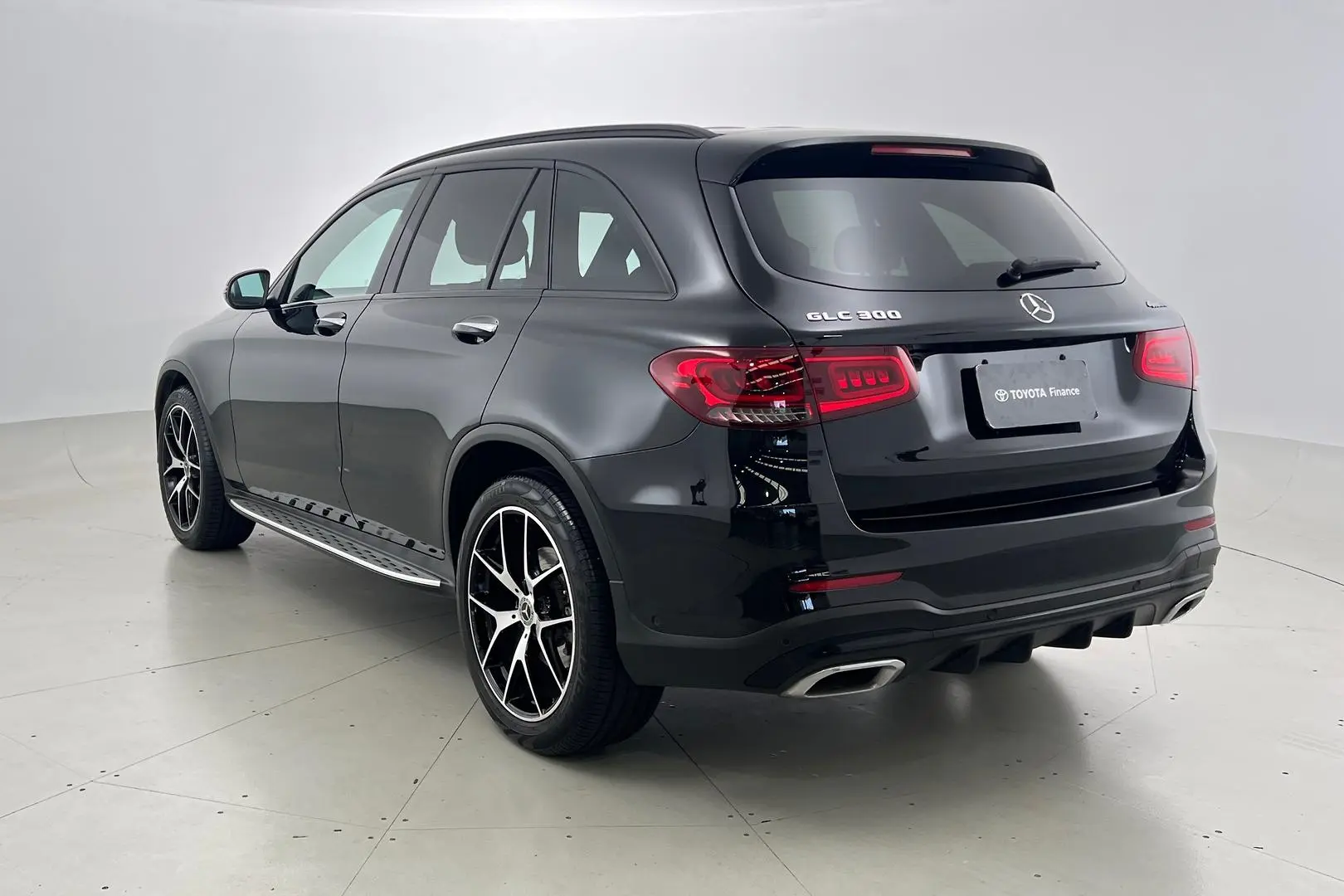 2022 Mercedes-Benz GLC-Class Gallery Image 7