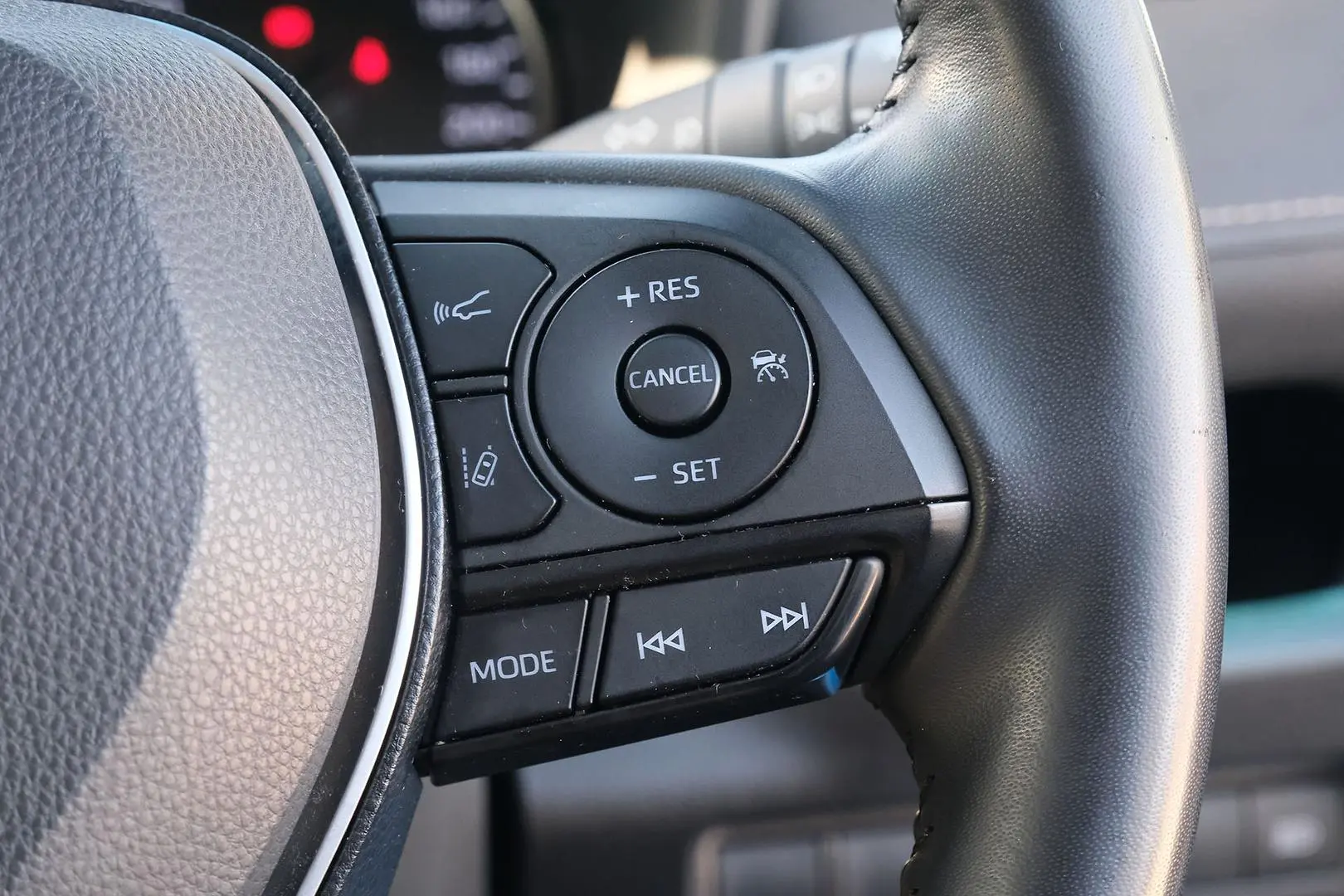 2019 Toyota RAV4 Gallery Image 14