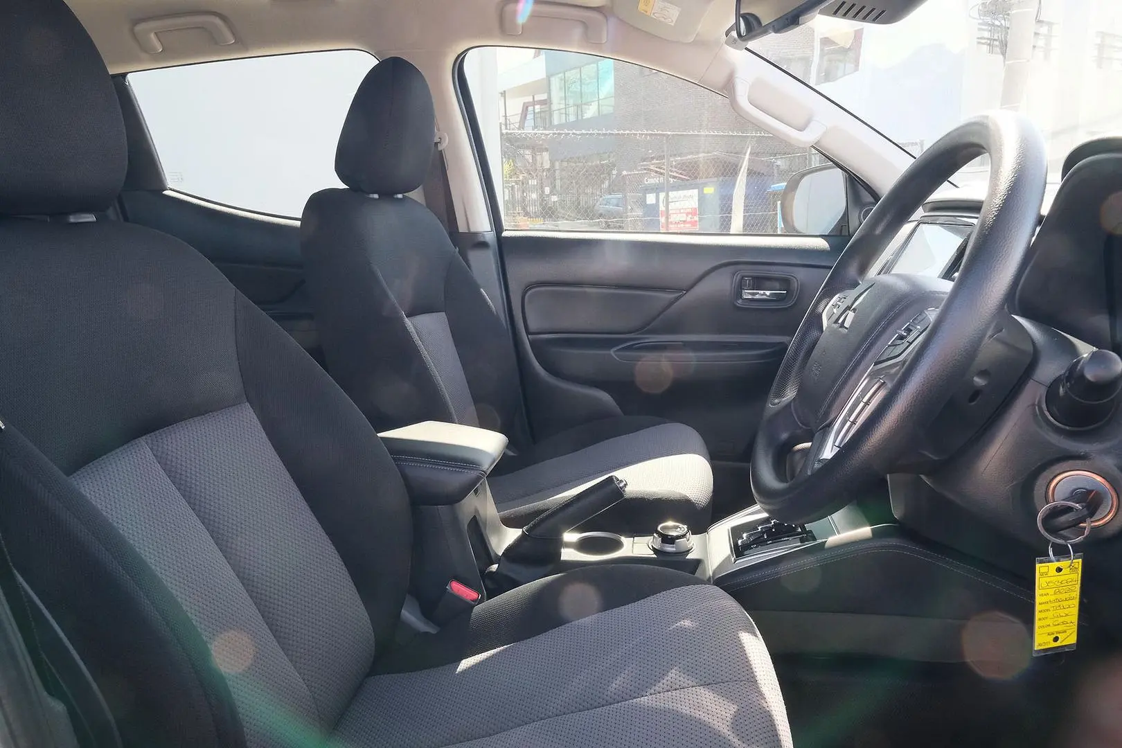 2020 Mitsubishi Triton Gallery Image 13