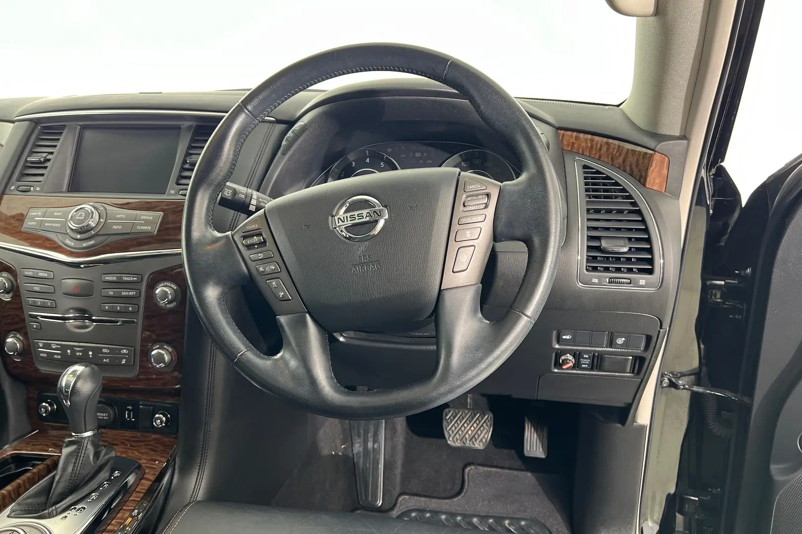 2020 Nissan Patrol Gallery Image 11