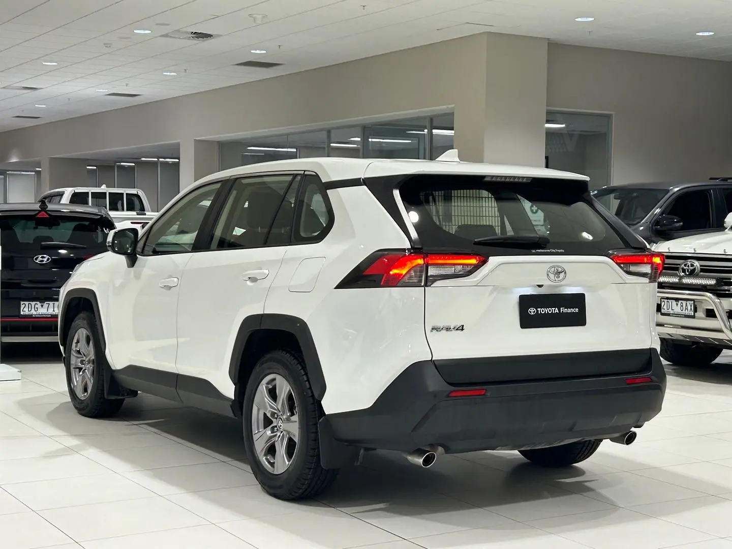 2022 Toyota RAV4 Gallery Image 8