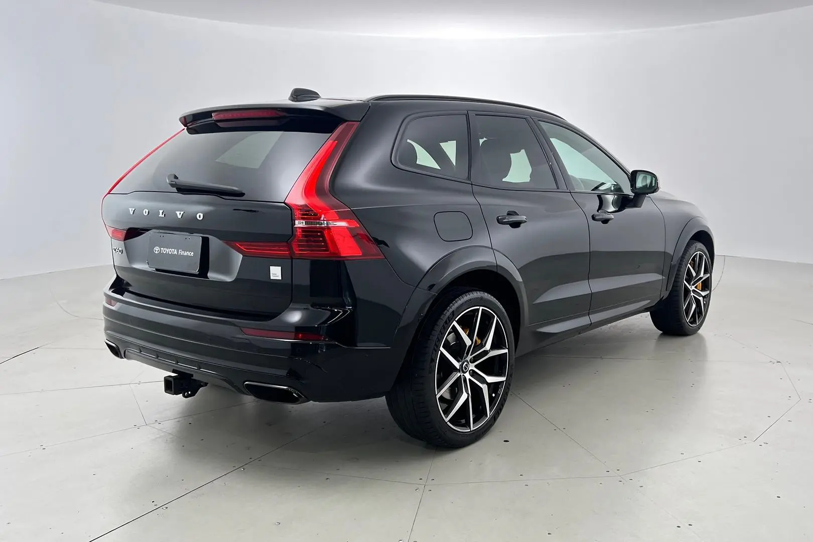 2020 Volvo XC60 Gallery Image 4