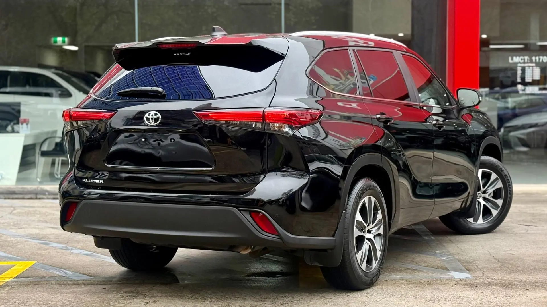 2023 Toyota Kluger Gallery Image 3